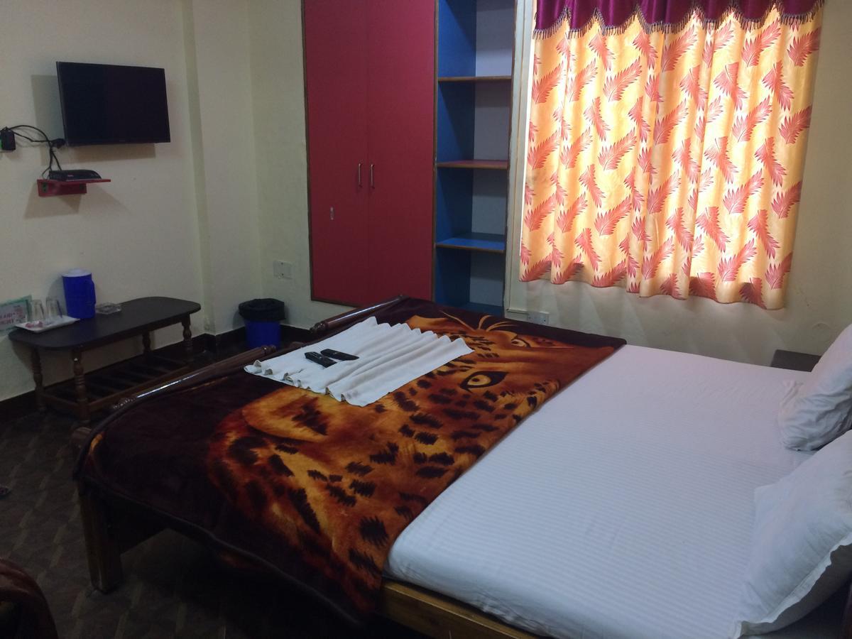 Hotel Green Land Μπανγκαλόρ Εξωτερικό φωτογραφία